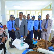 የሲዳማ ክልል ፖሊስ ጠቅላይ መምሪያ በተለያዬ ችግር ዉስጥ ለሚገኙ ወገኖች  እያደረገ የሚገኘው ድጋፍና ጉብኝት ተጠናክሮ ቀጥሏል።